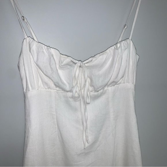 Showpo. "Break Free With Me" A-line Mini Dress White Linen Ruched Bust Size 4 US - Picture 3 of 10